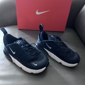 Nike Black and White Sneakers Modern Silhouette